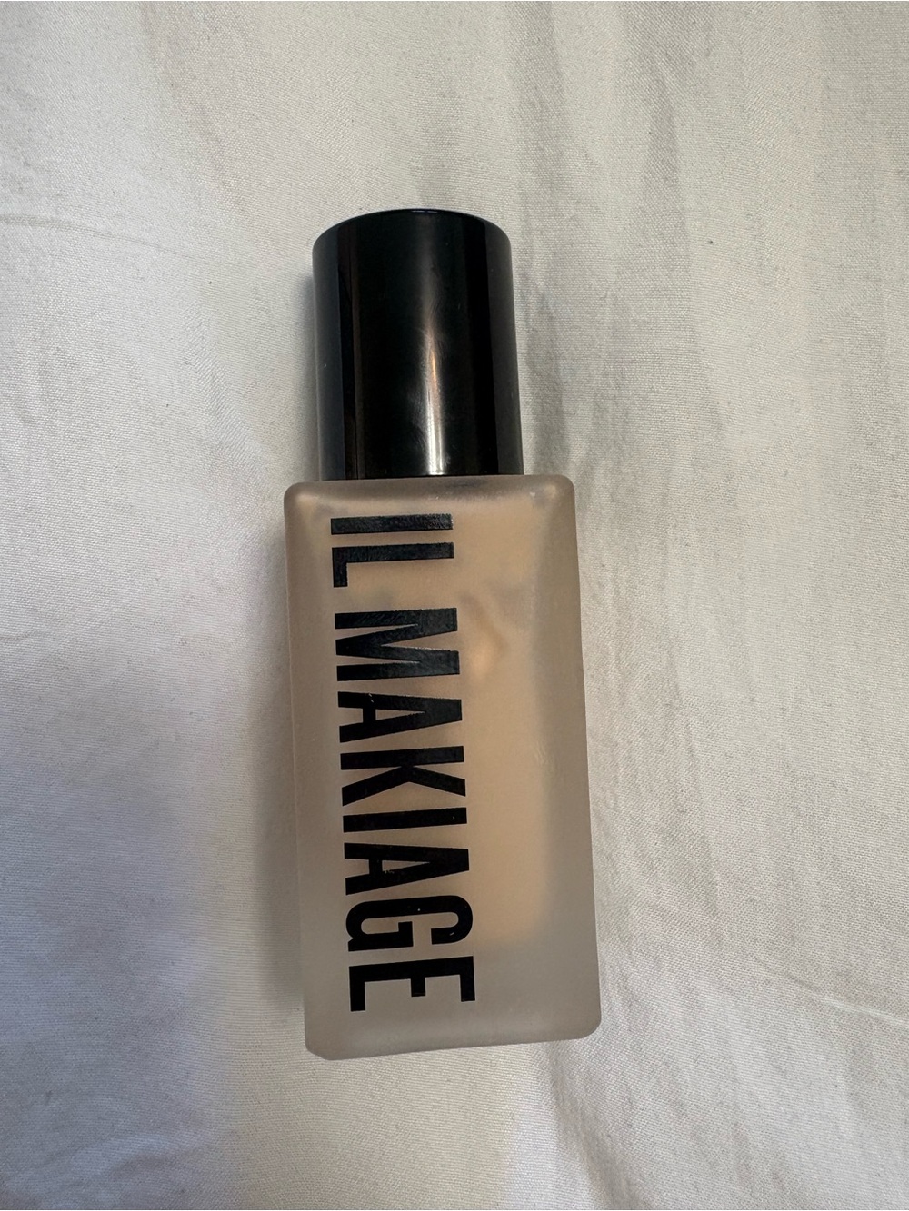 IL MAKIAGE Foundation Bottle - Beige/Nude